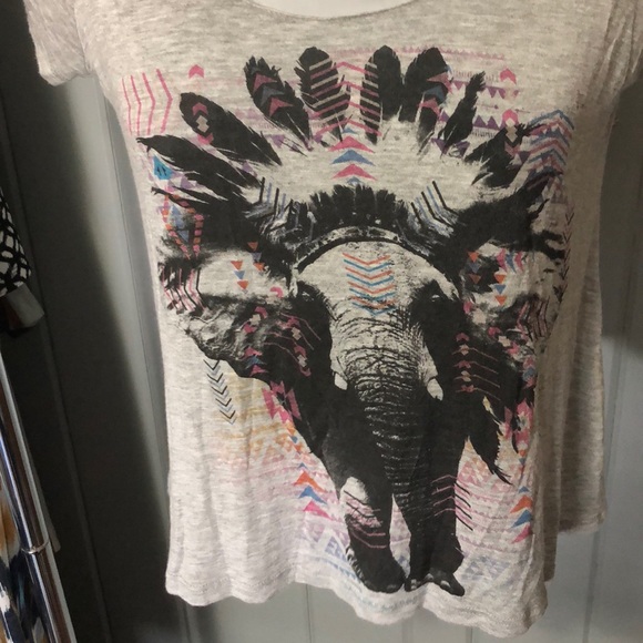 Threads Studio gray Elephant tee size XS - Picture 2 of 5